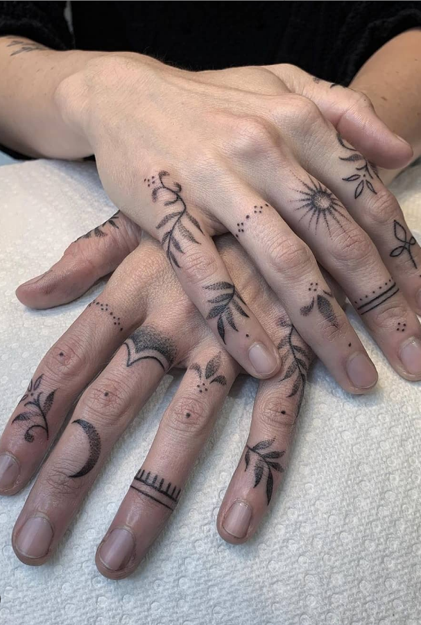 26+ Amazing Finger Tattoos Designs - Page 22 of 26 - Lily Fashion Style