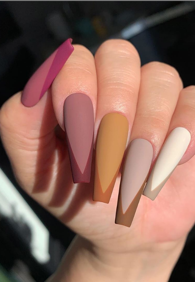 70 Fresh Design Ideas for Almond-Shaped Nails - Page 25 of 70 - Lily