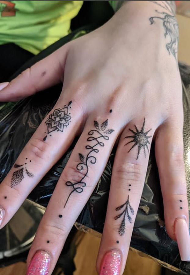 26 Unique Finger Tattoos Designs for You - Lily Fashion Style