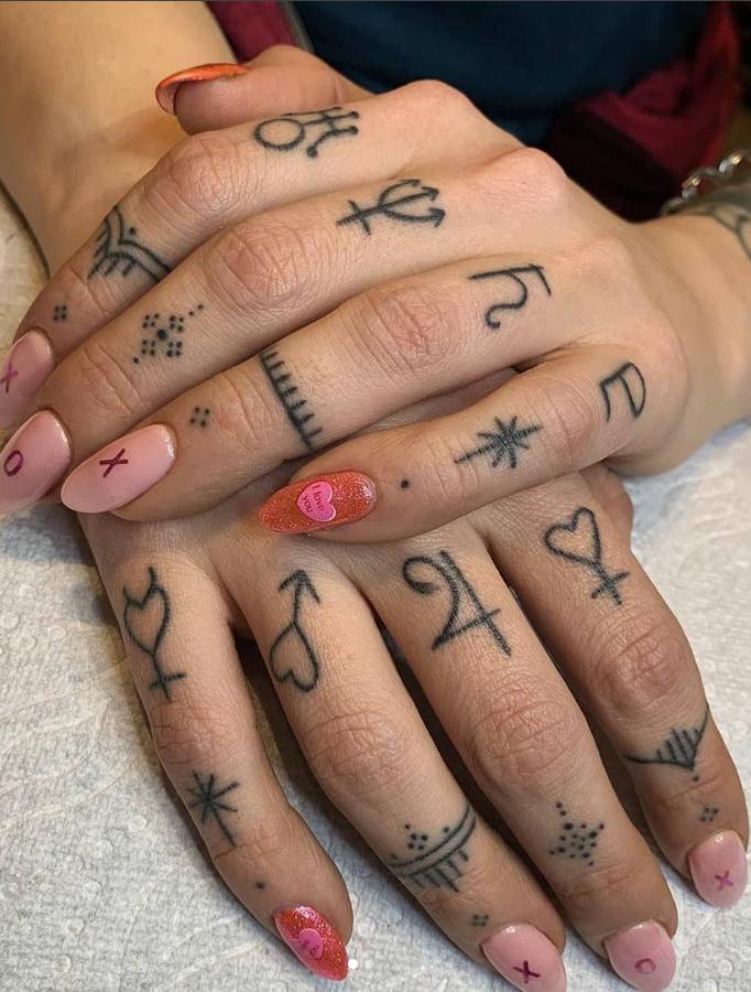 Side Finger Tattoo Designs Insyaf