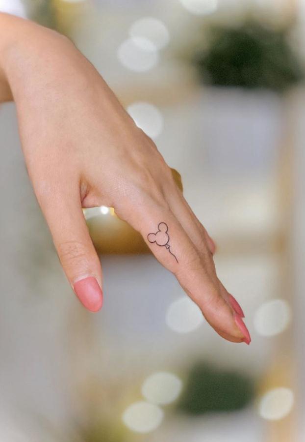 26 Unique Finger Tattoos Designs for You - Lily Fashion Style