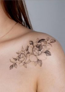 The Sexy Beauty of Shoulder and Back Tattoos! There Must be no Mistake ...
