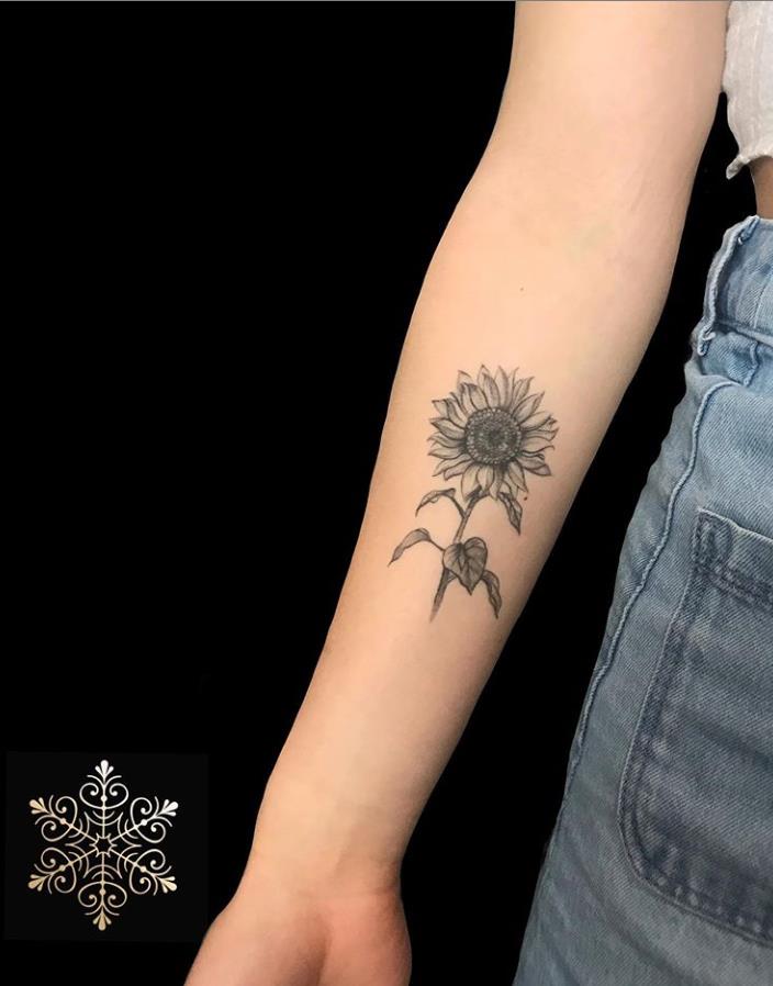 Active And Sunny Sunflower Tattoo Art Designs In 2020 Summer - Lily ...
