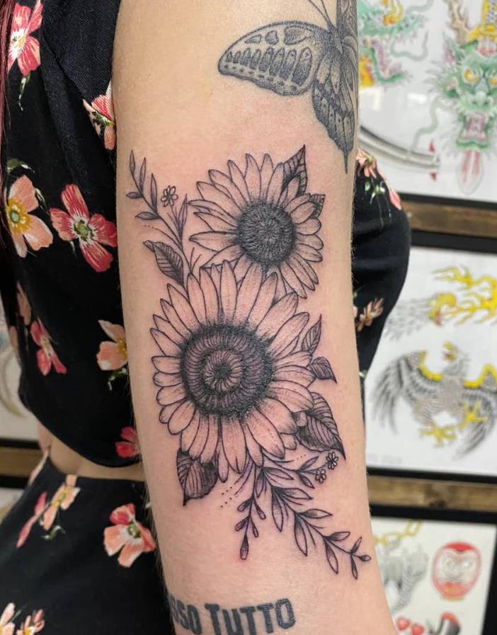 Active And Sunny Sunflower Tattoo Art Designs In 2020 Summer - Lily ...