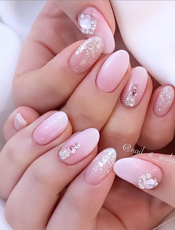 Simple Acrylic Pink Shiny Short Nails Ideas,Make Your Short Nails Stand ...