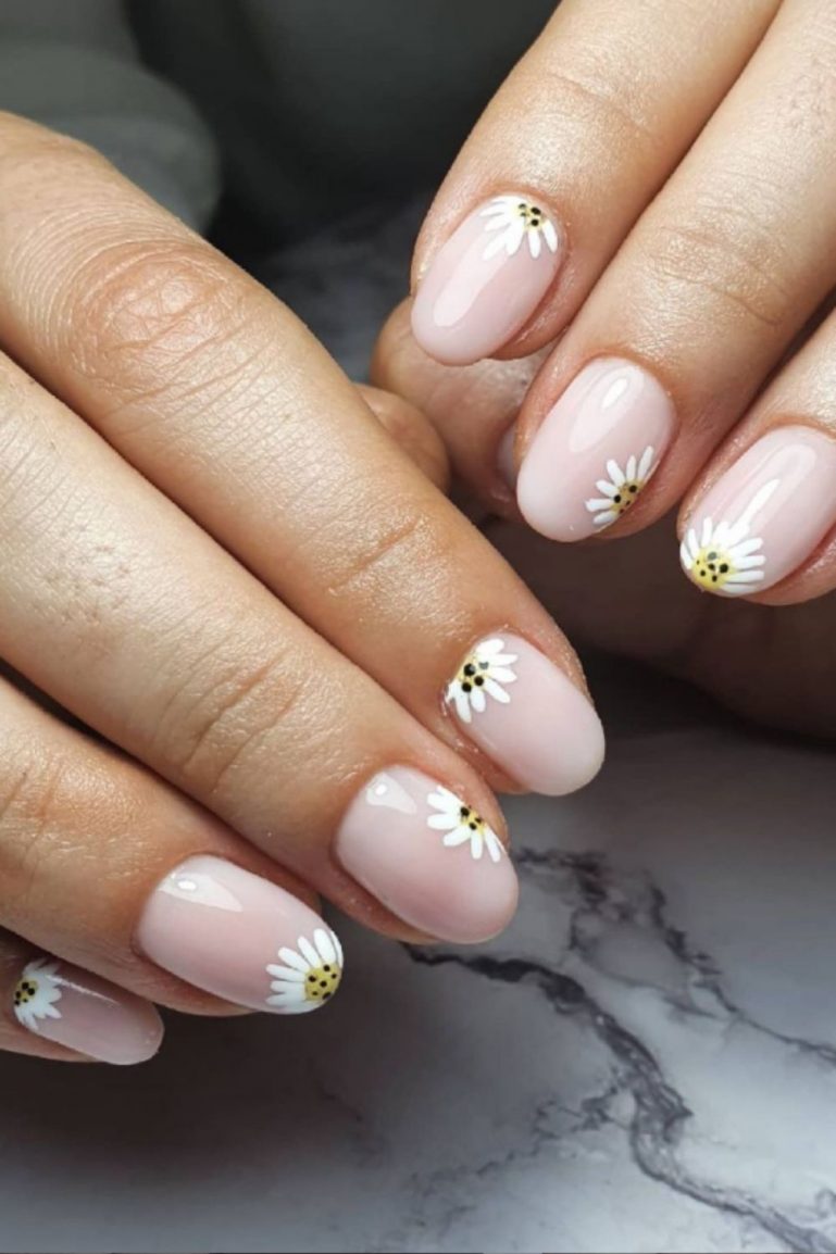 40 Unique and Lovely Summer Nail Art Designs for Summer 2021