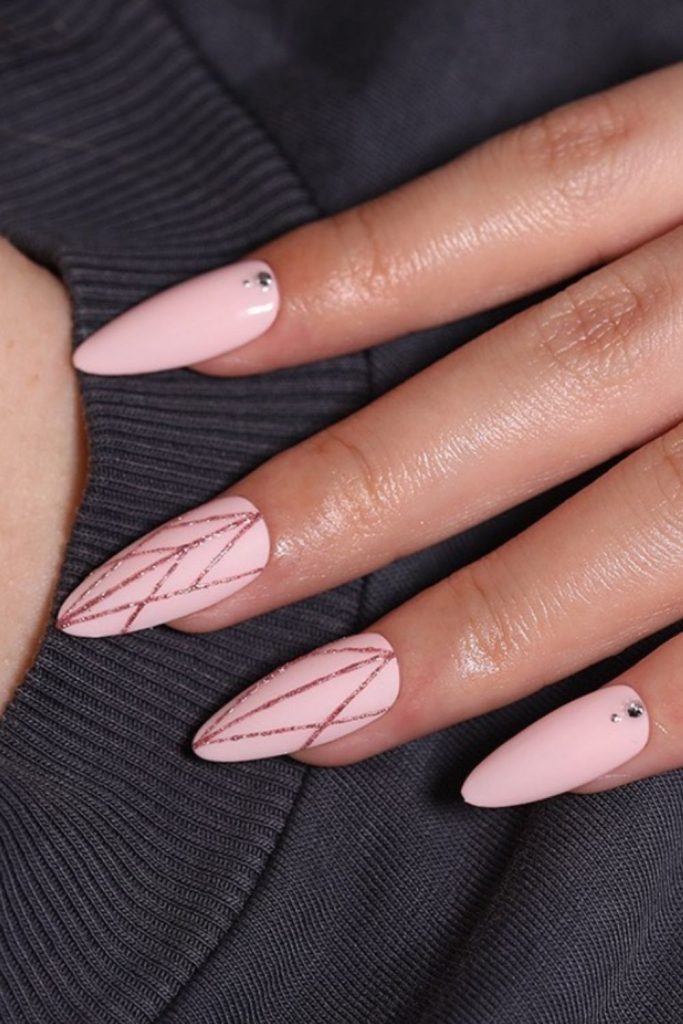 45 Elegant And Chic Almond Acrylic Nails For Summer Nails Designs 2021 