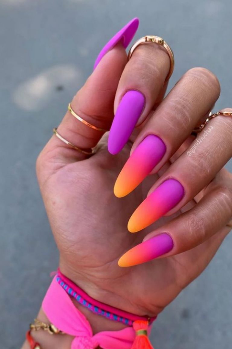 45 Elegant And Chic Almond Acrylic Nails For Summer Nails Designs 2021 