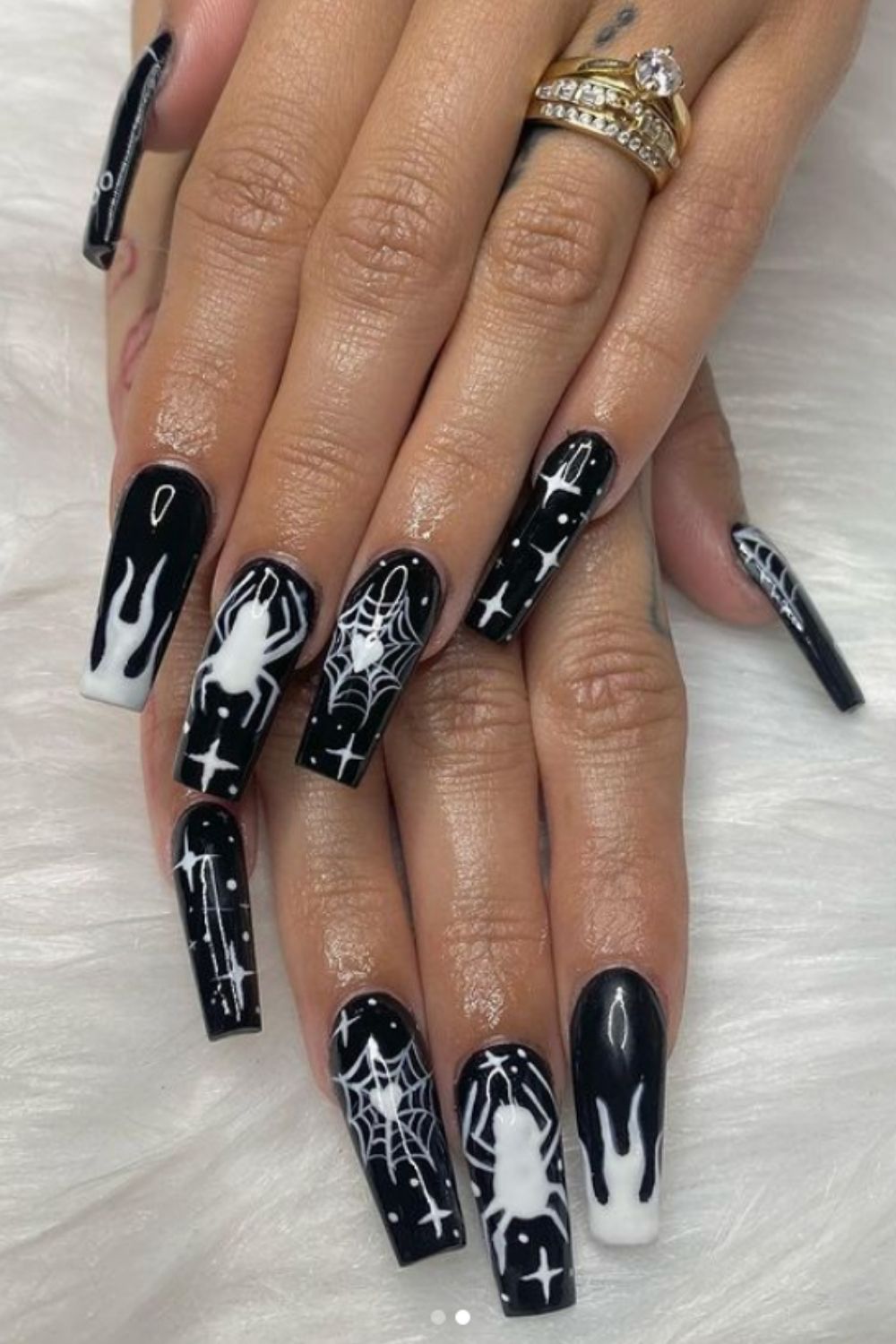 Black and white halloween acrylic nails