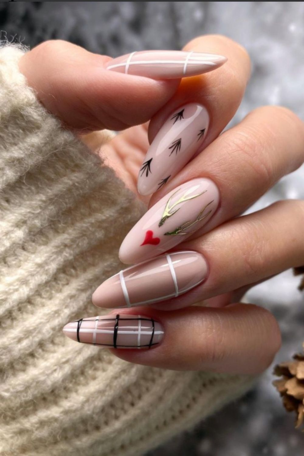 Christmas nails designs for antlers