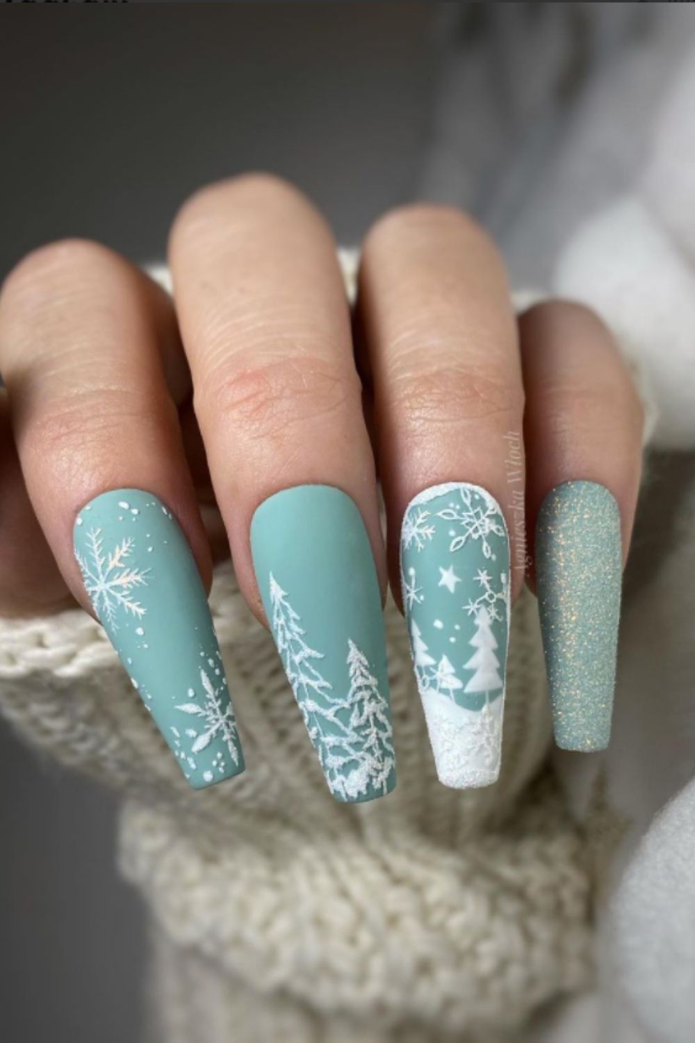 Coffin christmas nails ideas with glitter christmas tree and snowflake