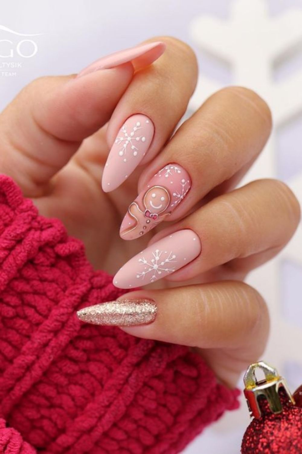 Almond nails with snowflake and little bear