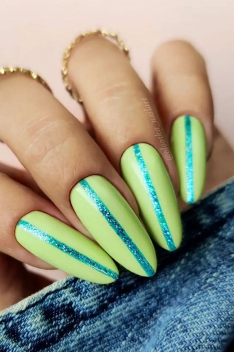 32 Beautiful Winter Nail Art Designs to Brighten Up the Season
