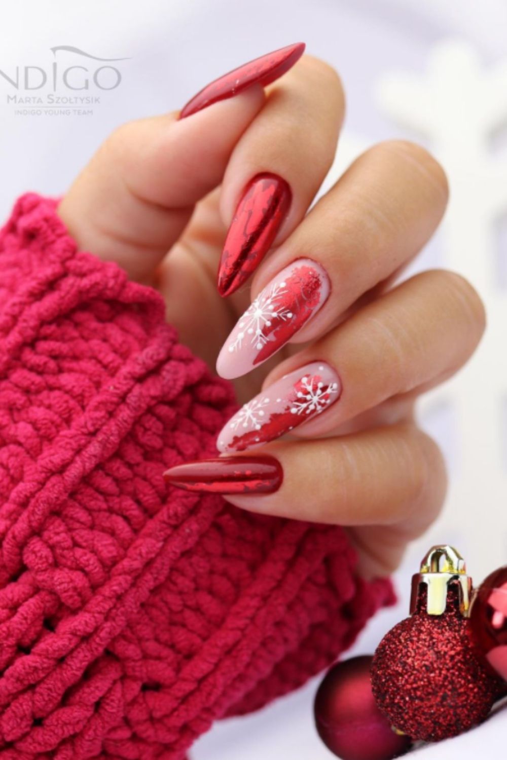 Red and pink almond nails 