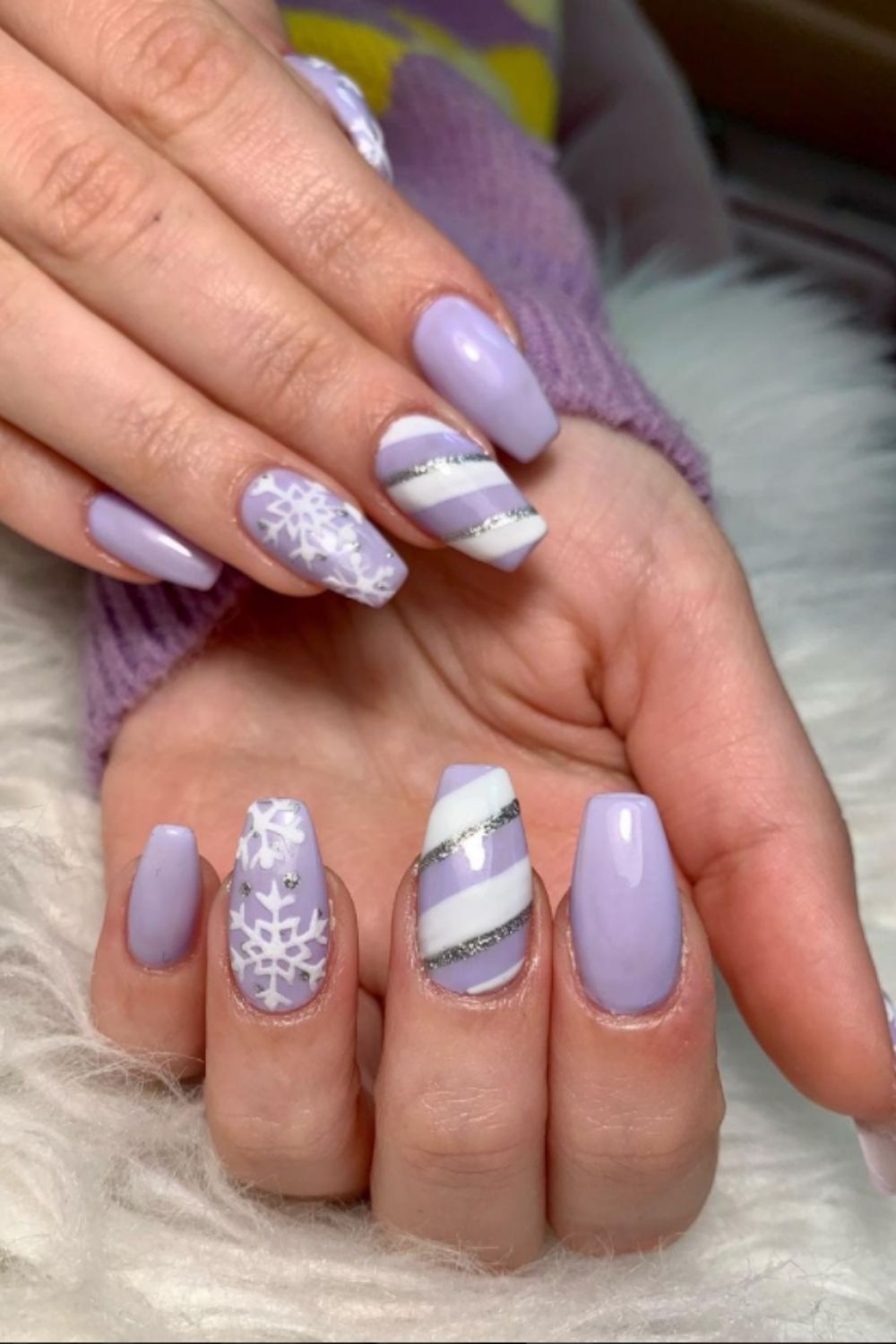 White and purple christmas nail art designs