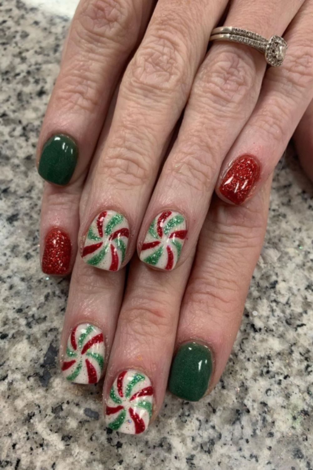Green and red short christmas nails