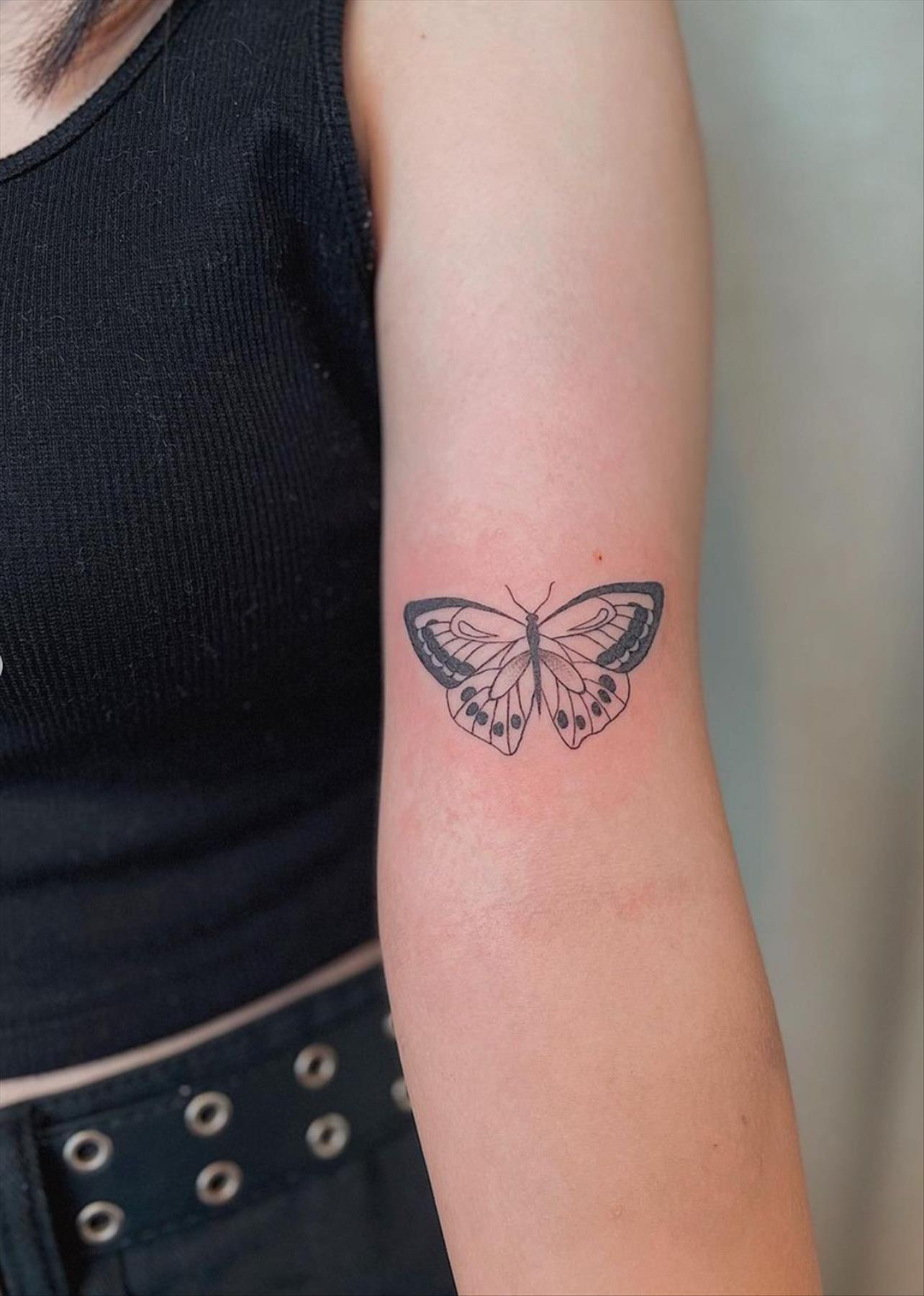 Butterfly tattoo design: Chic spring tattoo pattern for women