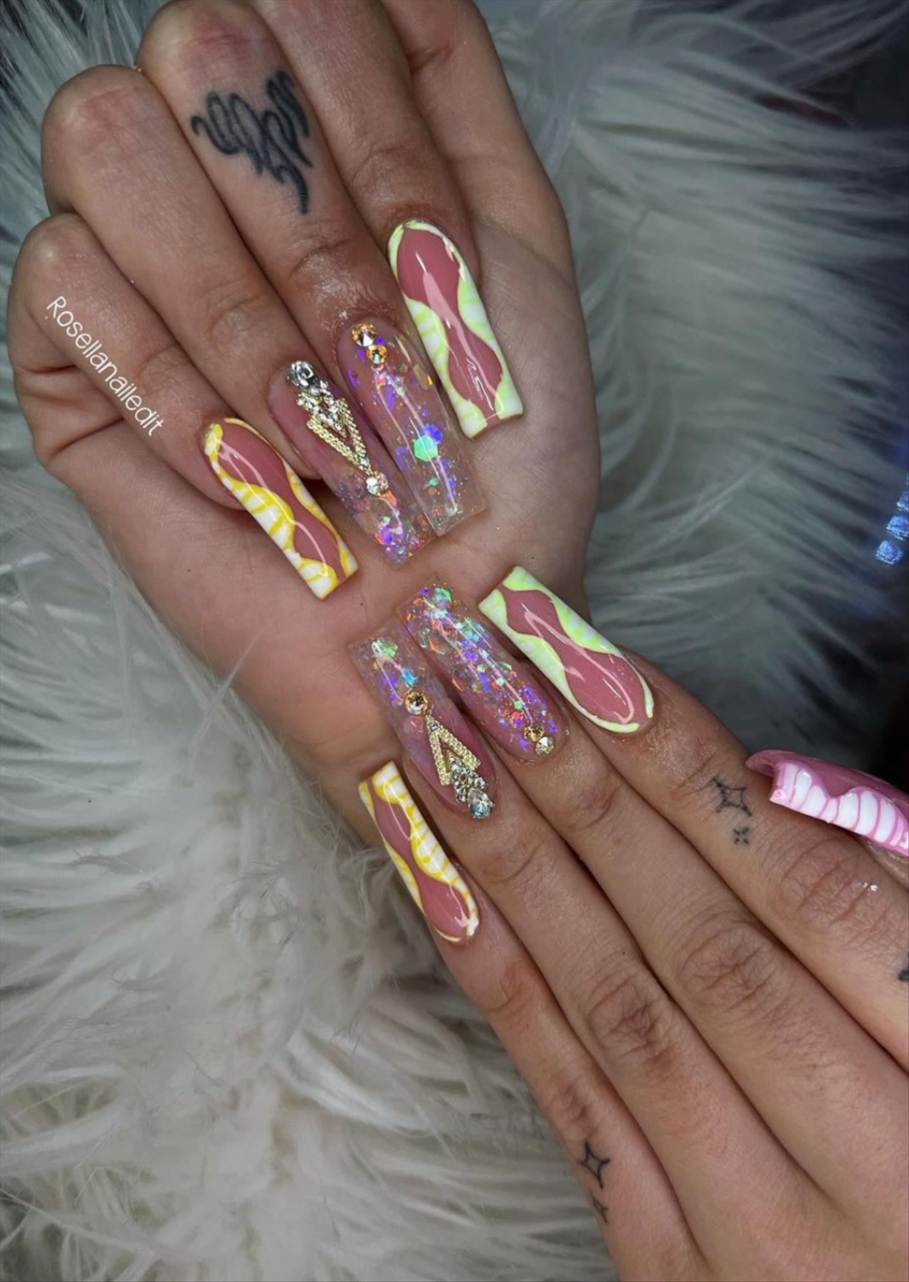 Best acrylic coffin nails that popular on any occasion
