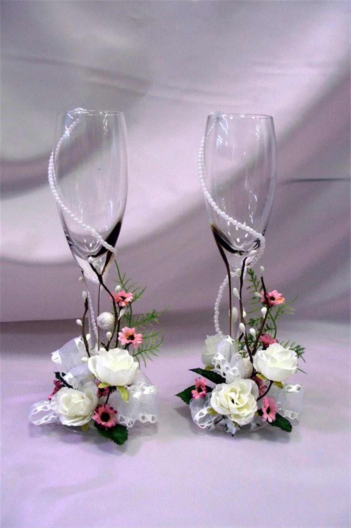 DIY Wedding Champagne Flutes Ideas to Raise Proudly in a Toast