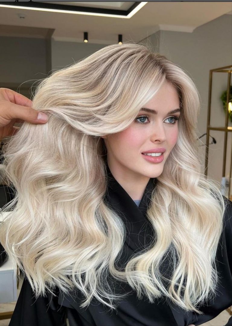 30 Stunning Silver Hair Color Ideas of 2022 - Lily Fashion Style