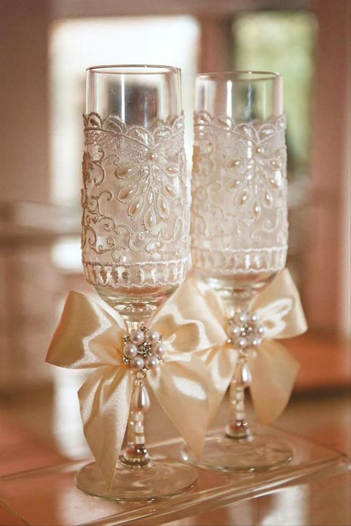 DIY Wedding Champagne Flutes Ideas to Raise Proudly in a Toast