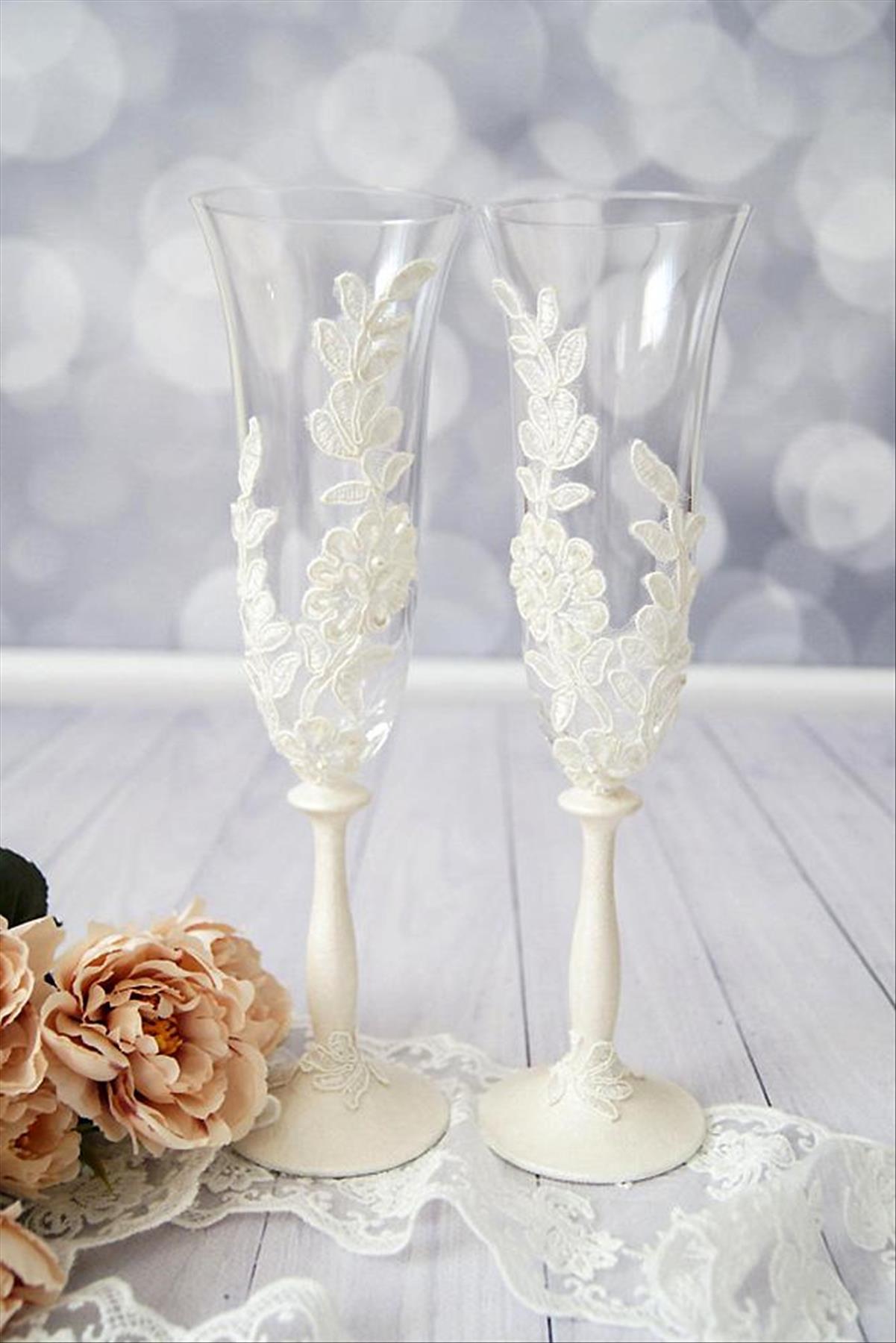 DIY Wedding Champagne Flutes Ideas to Raise Proudly in a Toast