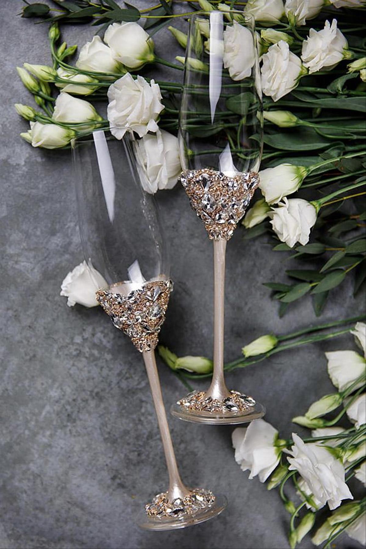 DIY Wedding Champagne Flutes Ideas to Raise Proudly in a Toast