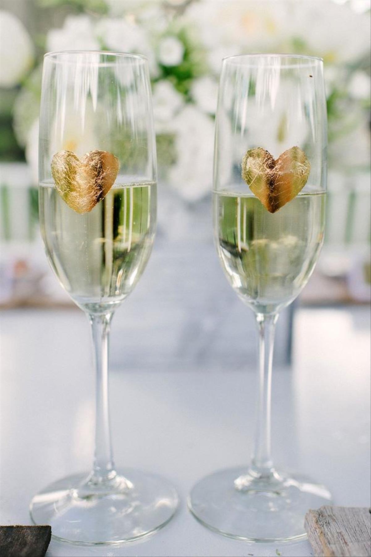 DIY Wedding Champagne Flutes Ideas to Raise Proudly in a Toast