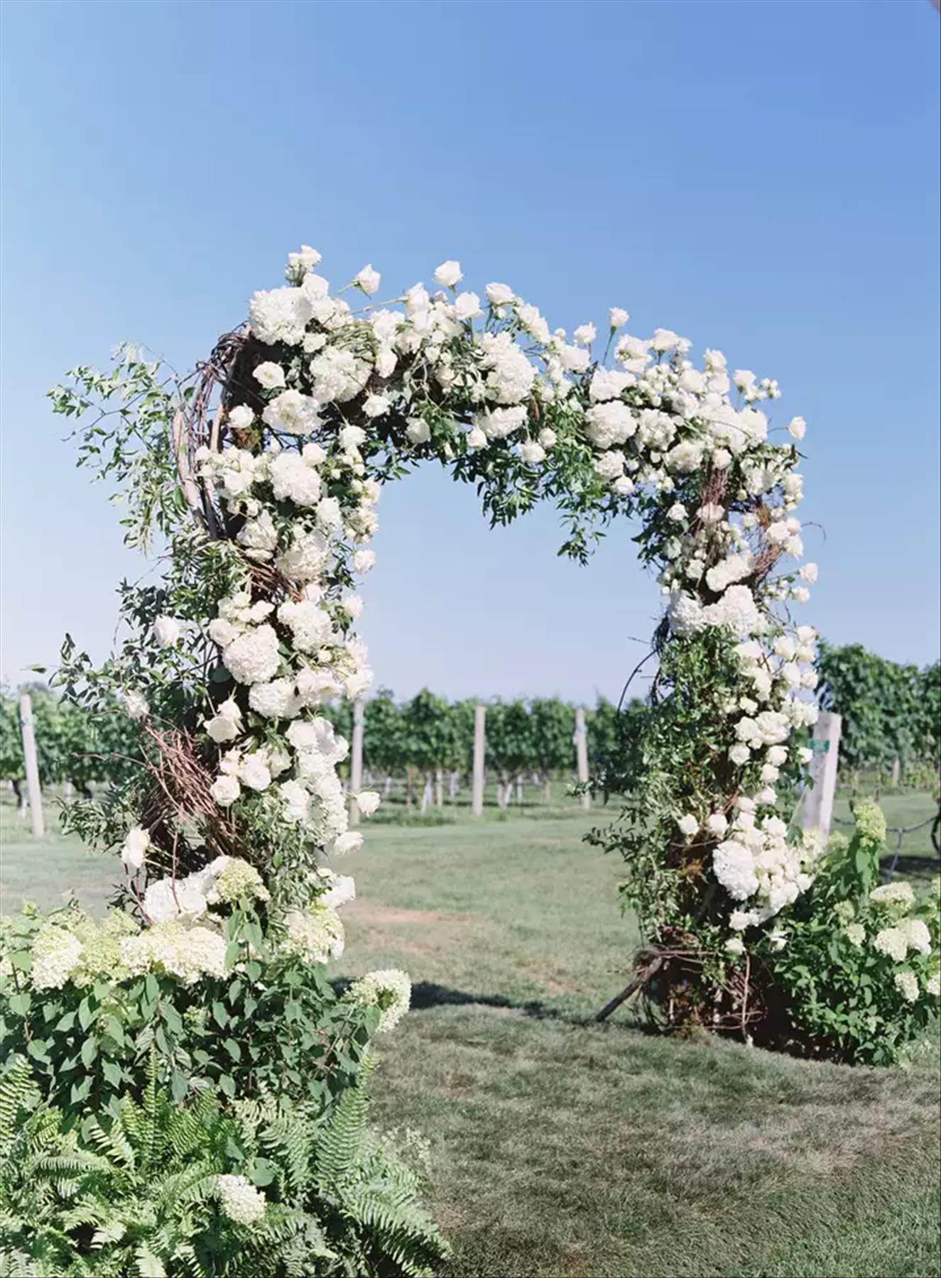 Fabulous Wedding Arch and Arbor Ideas to Up-Level Your Decor