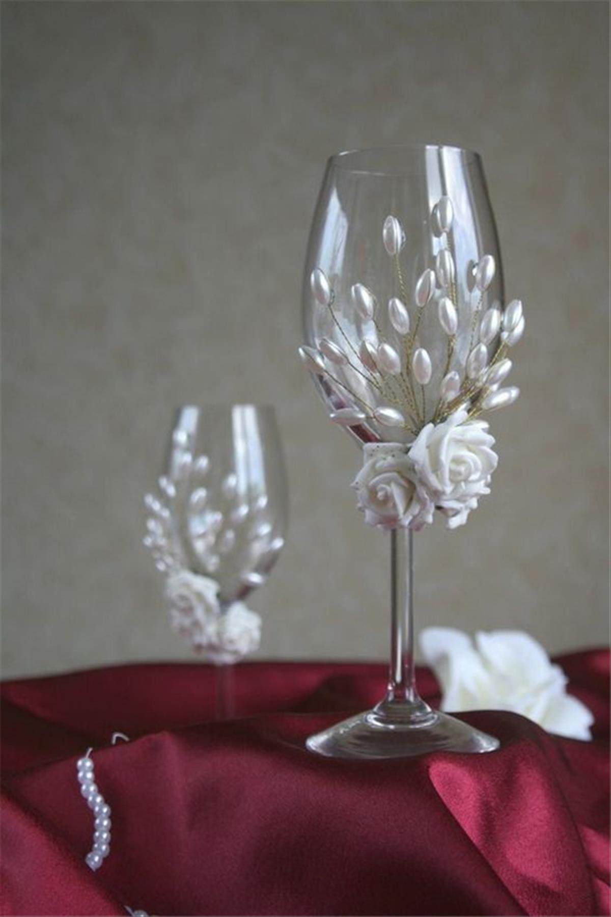 DIY Wedding Champagne Flutes Ideas to Raise Proudly in a Toast