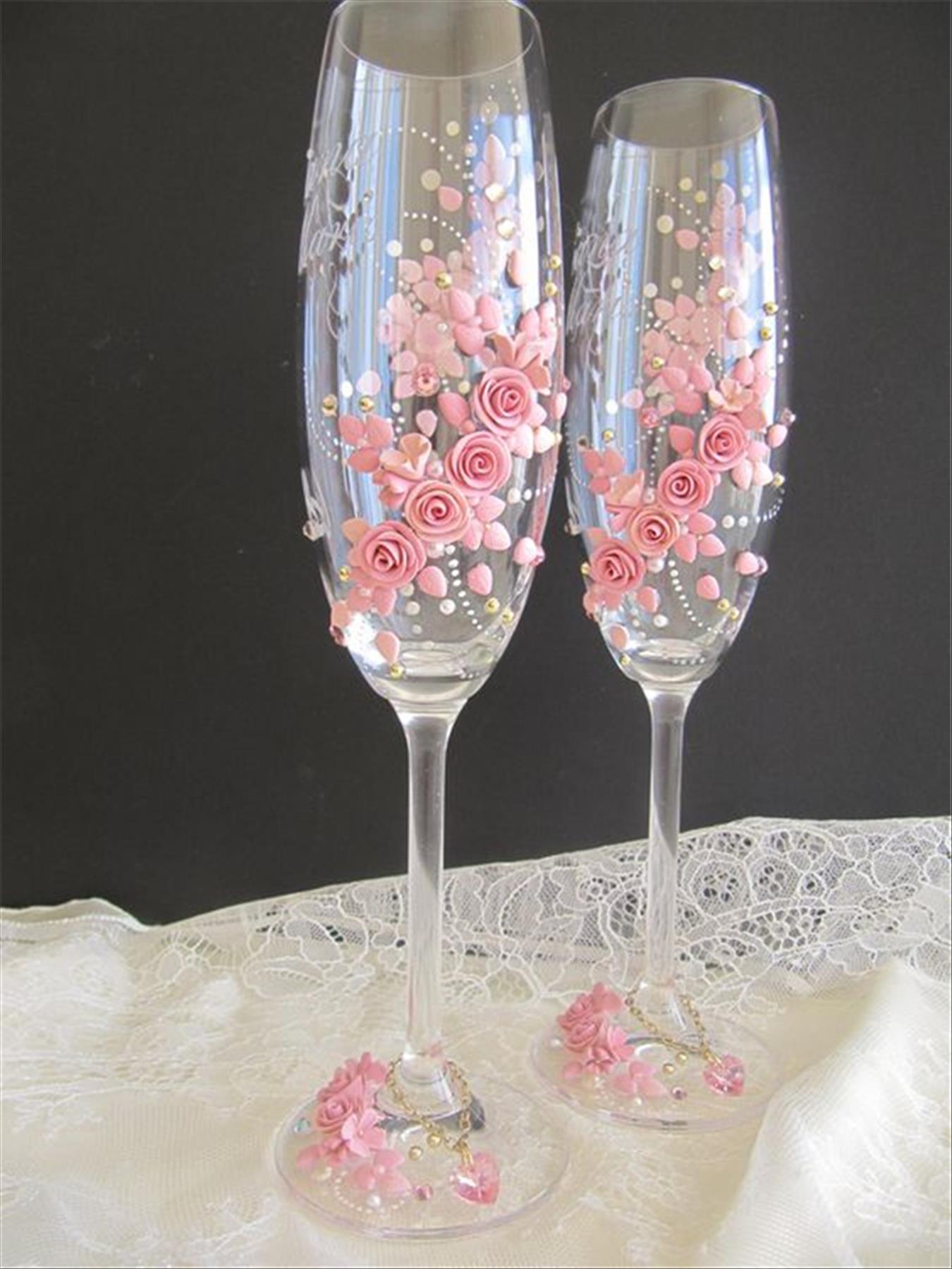 DIY Wedding Champagne Flutes Ideas to Raise Proudly in a Toast