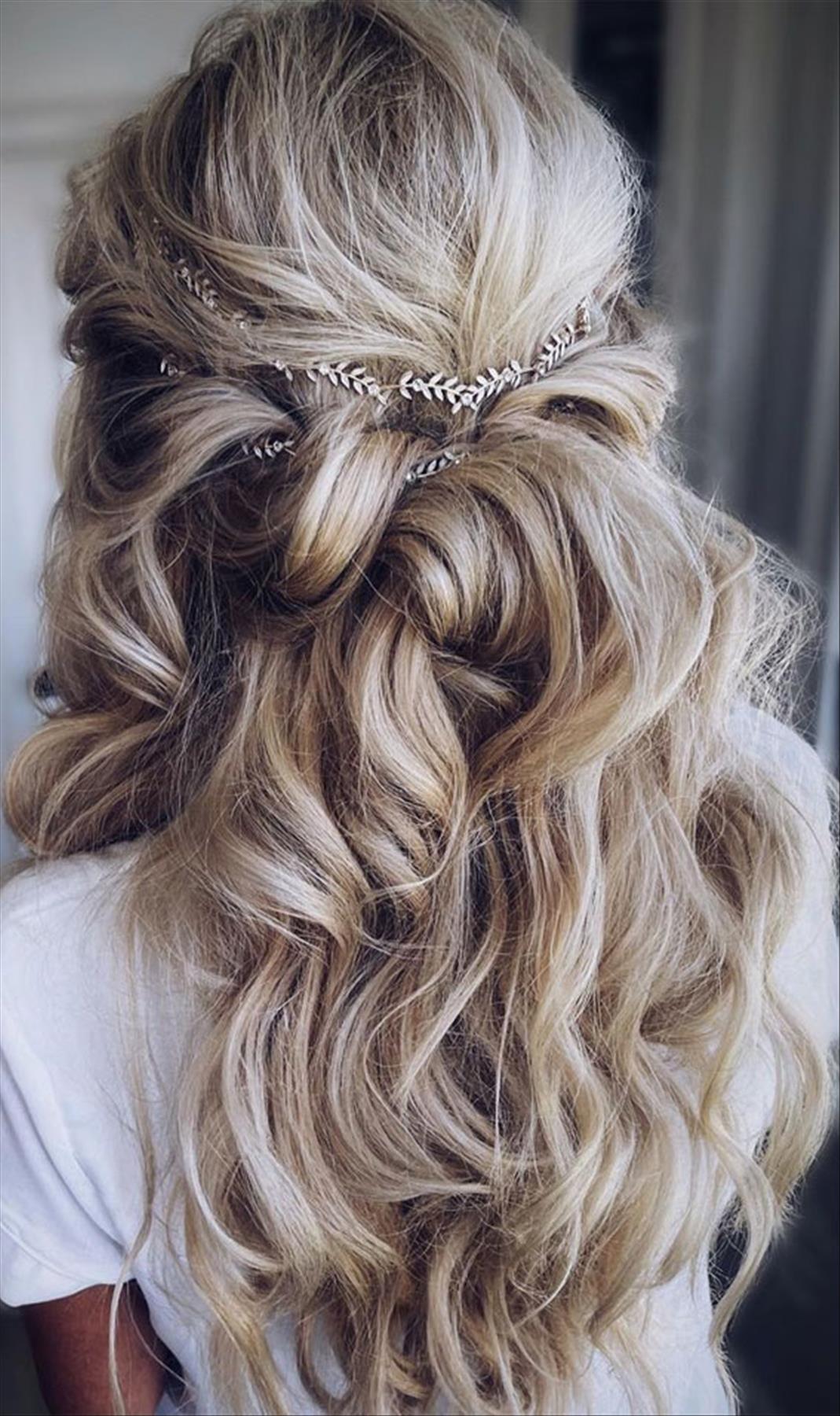 Elegant prom hairstyle design ideas- updos, half up half down, braids