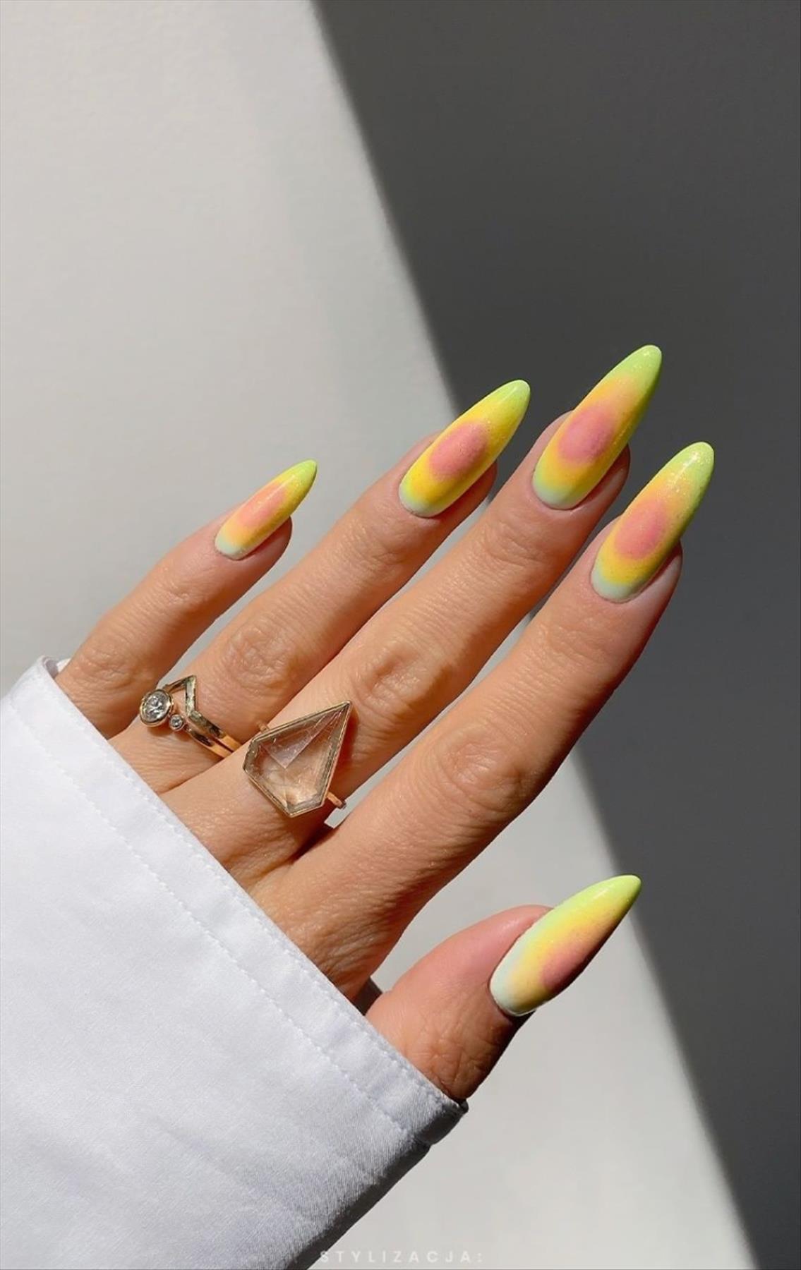 Gorgeous summer nail color 2022 trends to get inspired