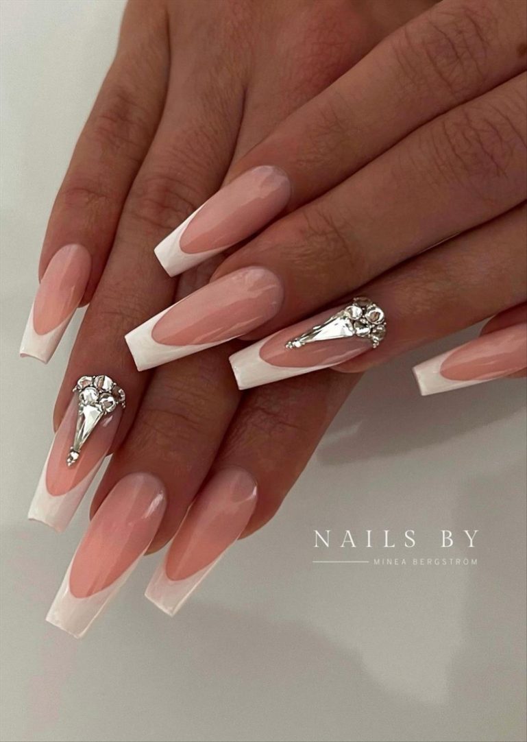 Summer coffin nails inspo 2022 nail trends to wear Page 10 of 40