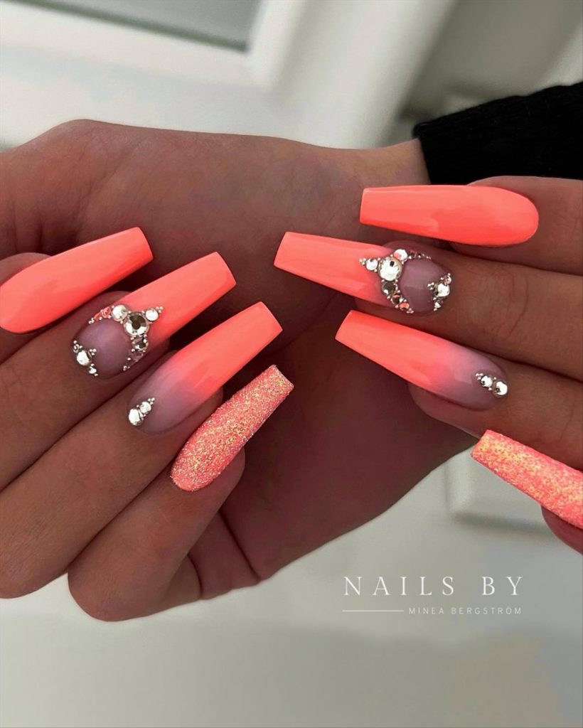 Summer coffin nails inspo 2022 nail trends to wear Page 11 of 40