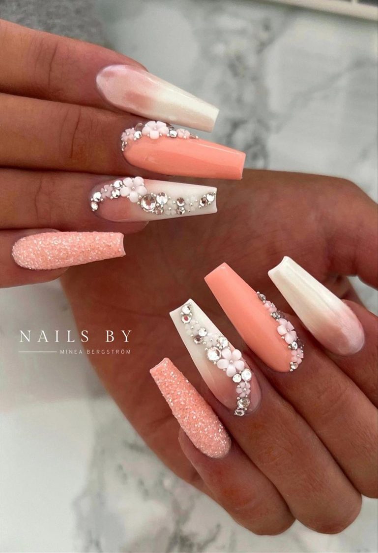 Summer coffin nails inspo 2022 nail trends to wear Page 17 of 40