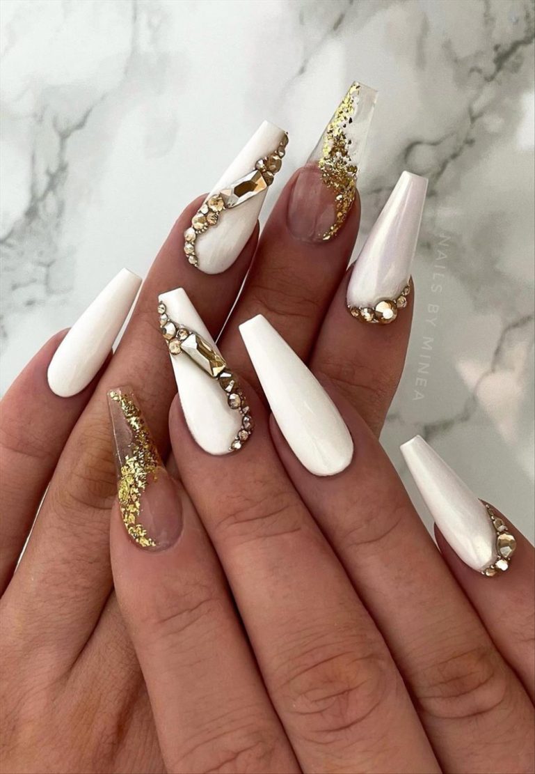 Summer coffin nails inspo 2022 nail trends to wear Page 21 of 40