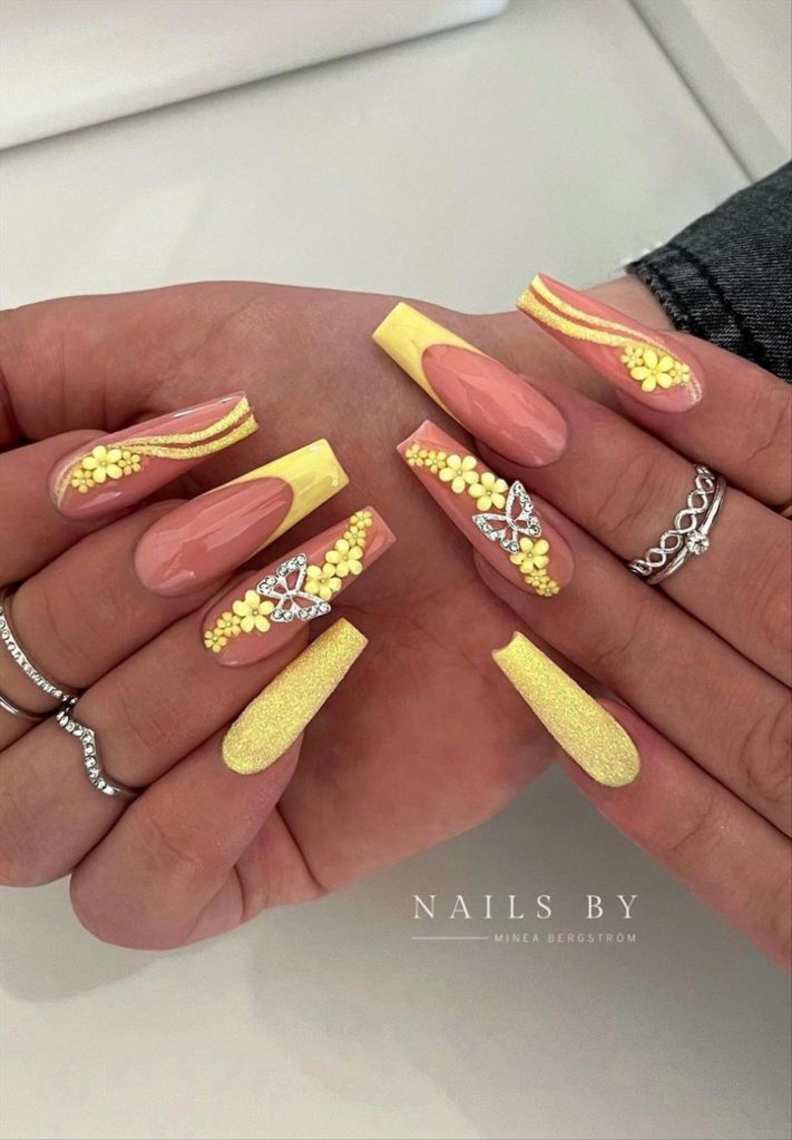 Summer coffin nails inspo 2022 nail trends to wear Page 3 of 40