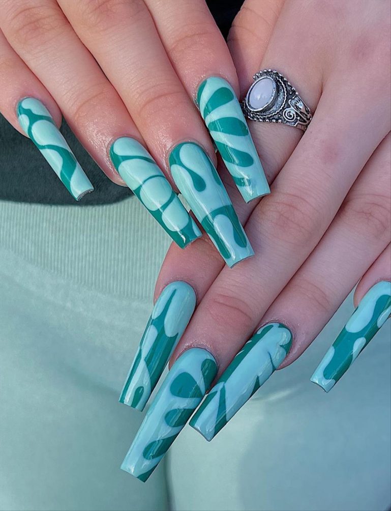 Summer coffin nails inspo 2022 nail trends to wear Page 36 of 40