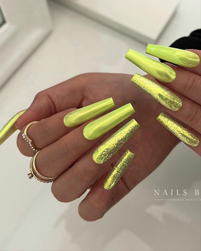 Summer coffin nails inspo 2022 nail trends to wear Page 6 of 40