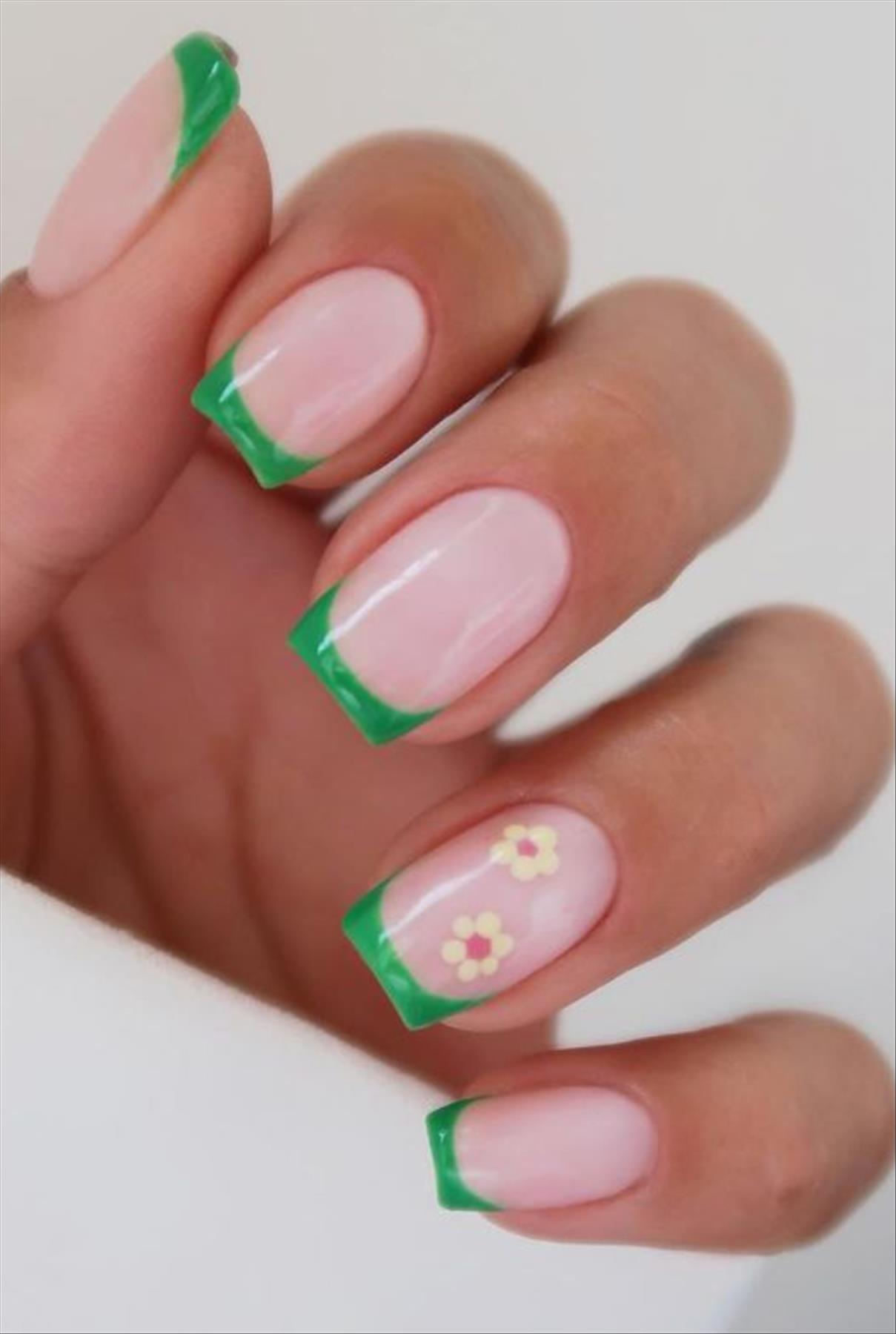 Best Green Nail Art Perfect For Your Summer Nail 2022 !