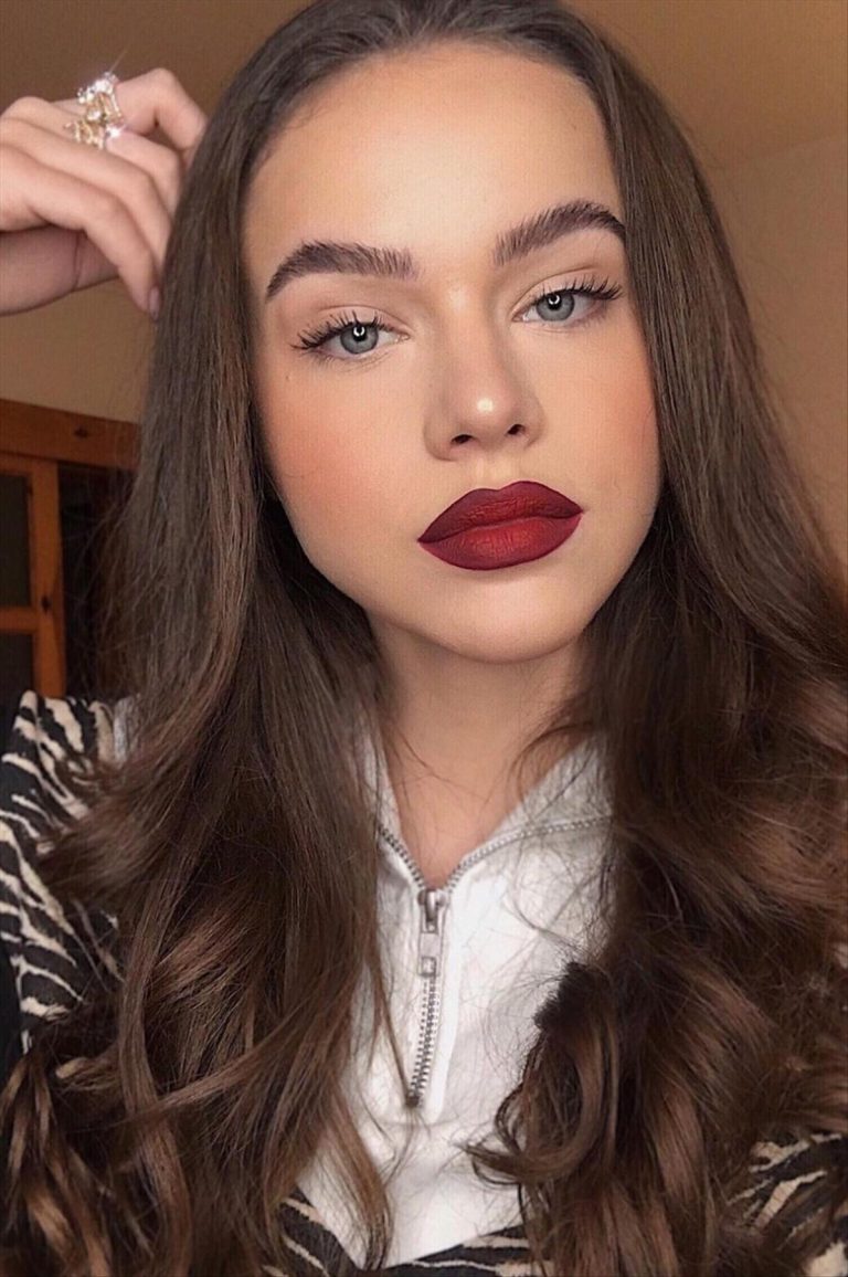 40 Trendy Fall Makeup Looks to Conquer the Season in 2022