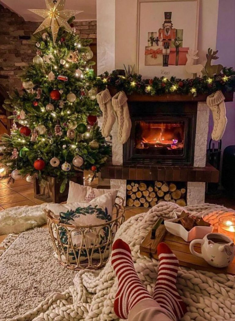 38 Festive Christmas tree decoration ideas for 2022 Lily Fashion Style