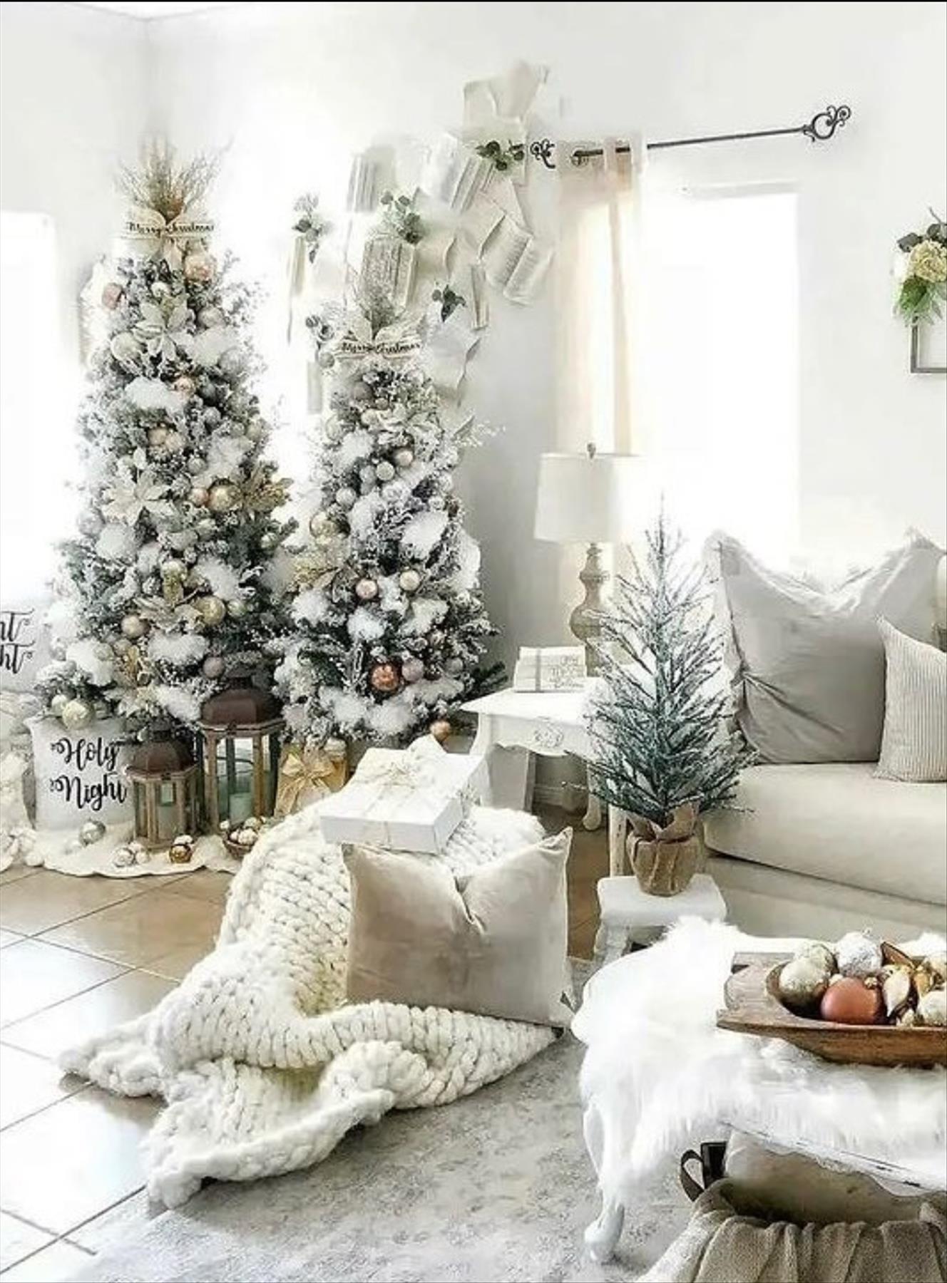 Festive Christmas tree decoration ideas for 2022