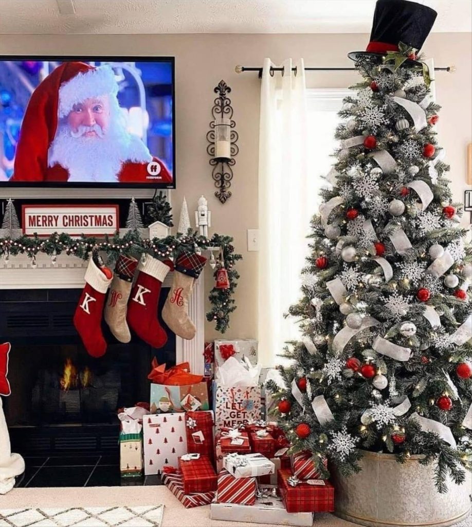 38 Festive Christmas tree decoration ideas for 2022 Lily Fashion Style