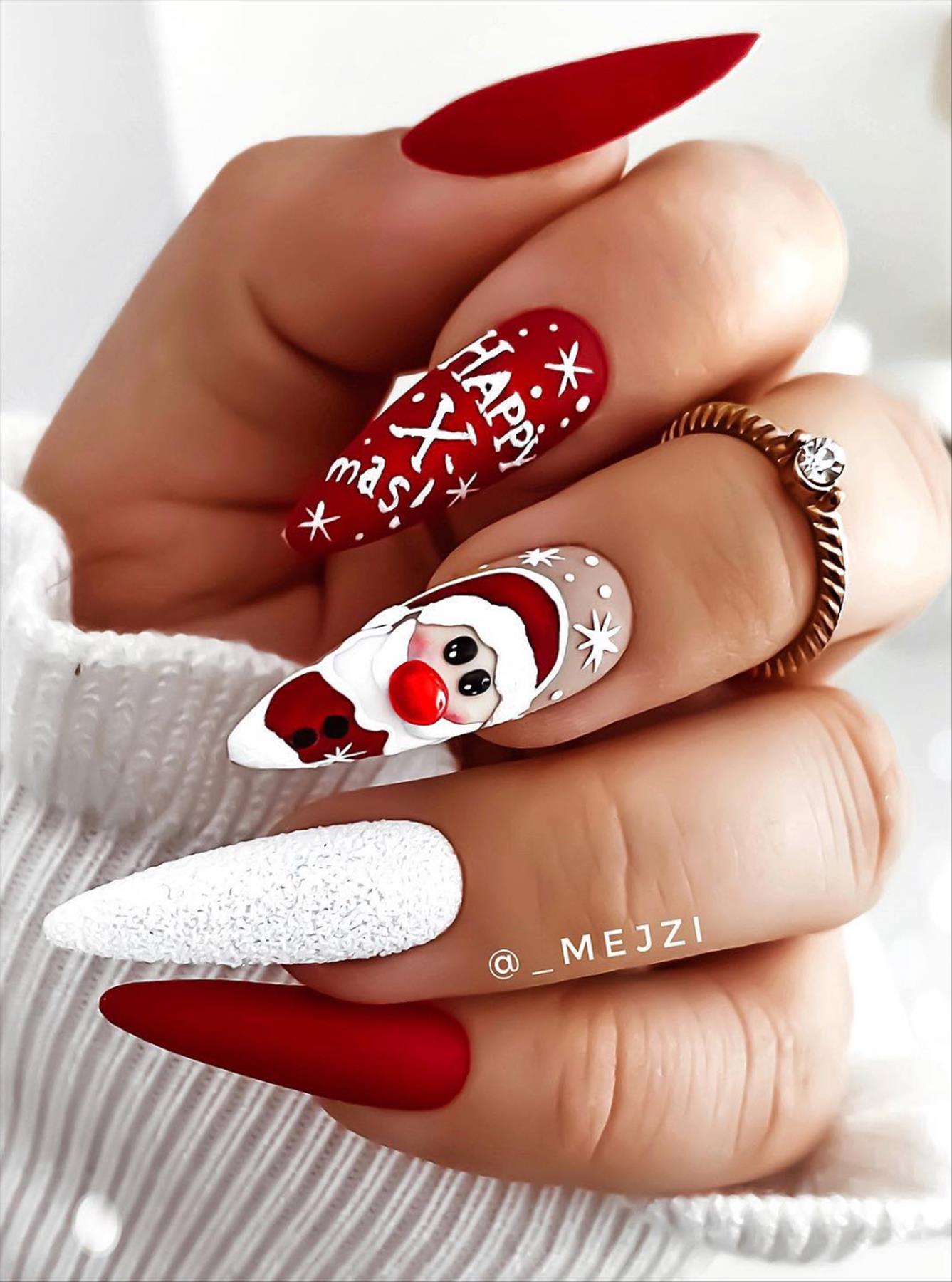 Merry Christmas nail designs to get inspired in 2022