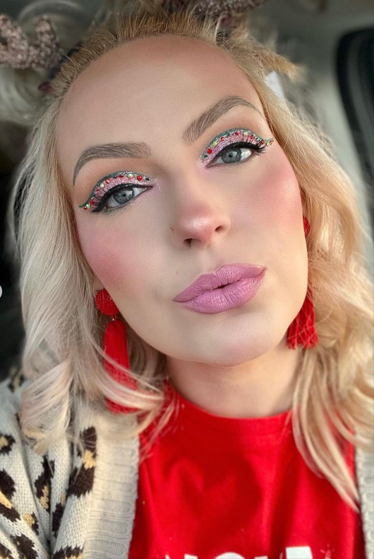 Glam Christmas makeup looks and festival makeup ideas