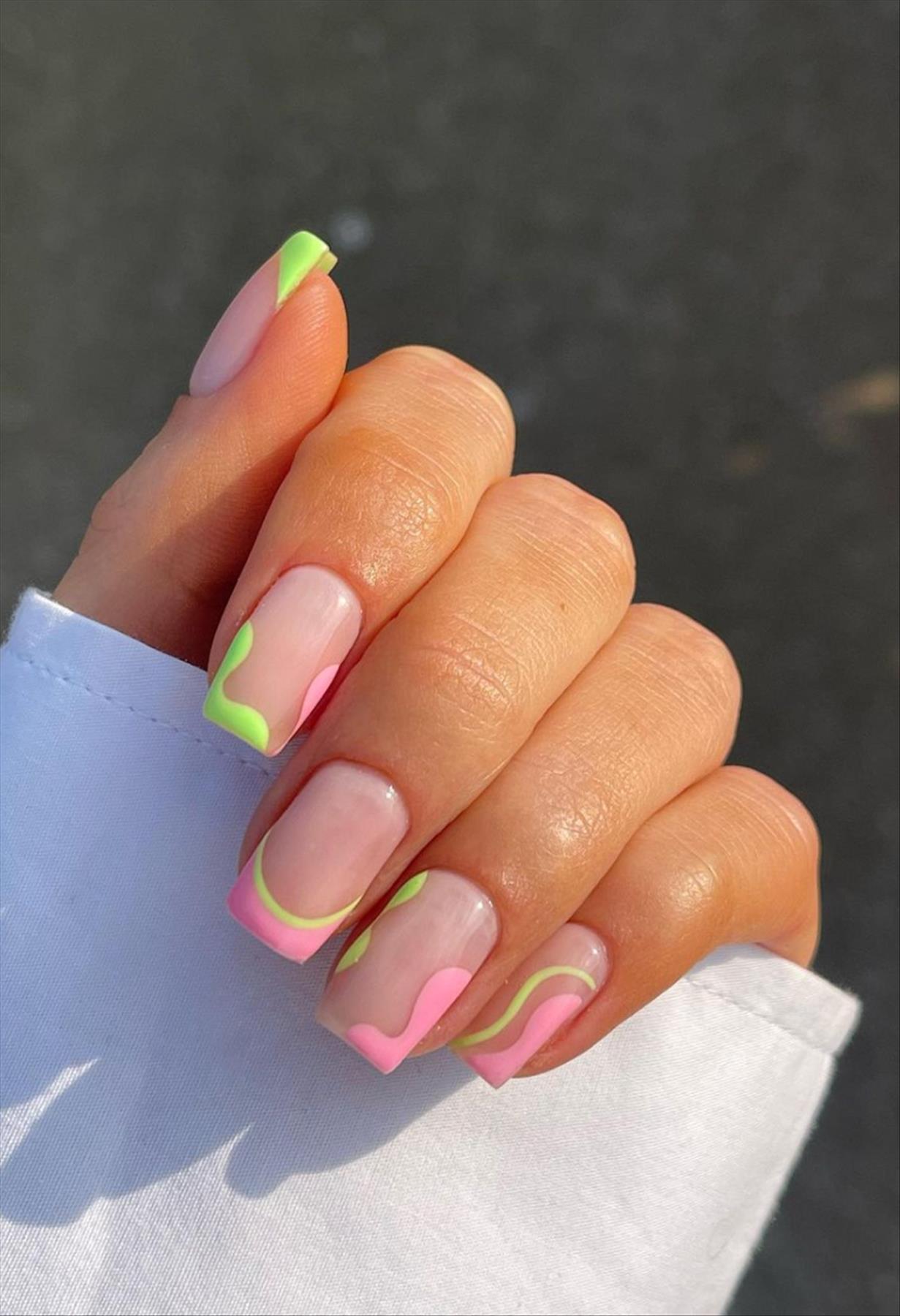 Elegant spring abstract nails and swirl nails to try