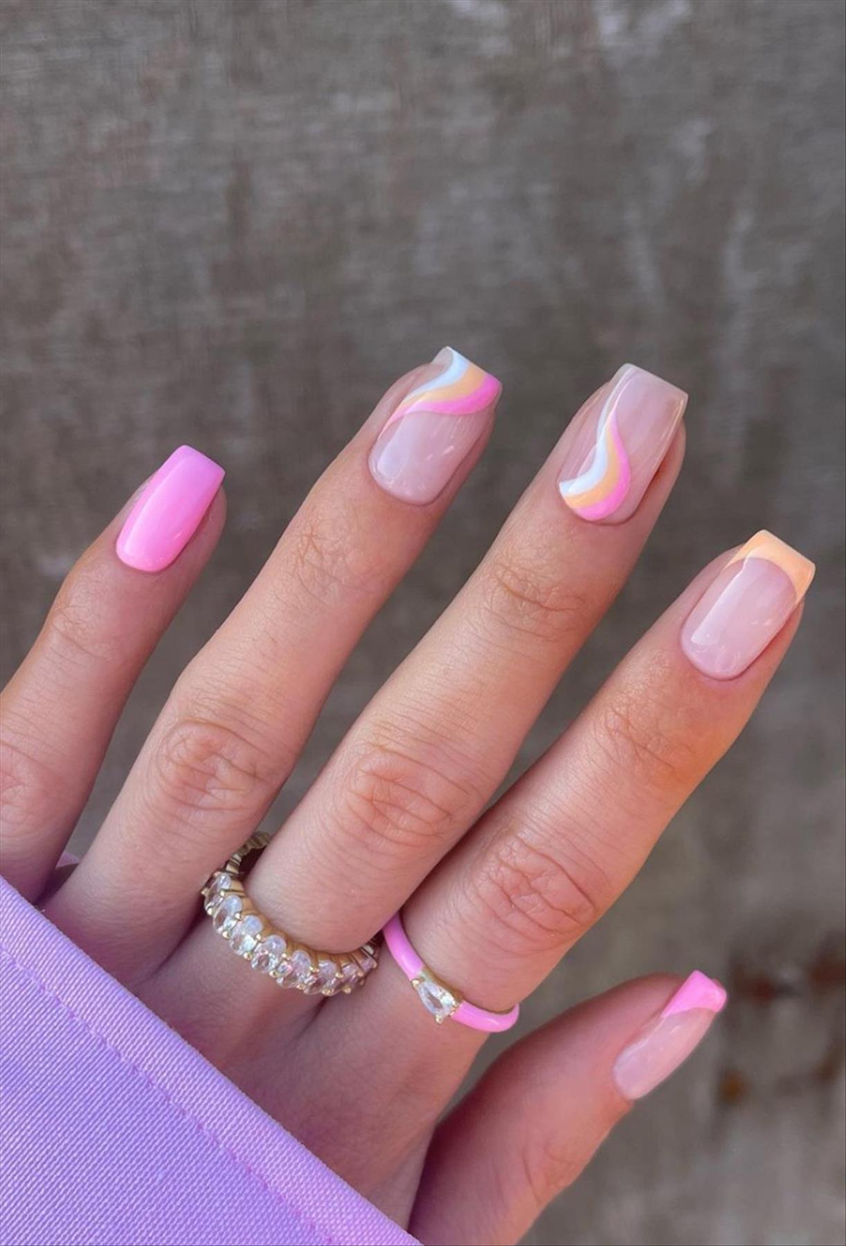 Elegant spring abstract nails and swirl nails to try