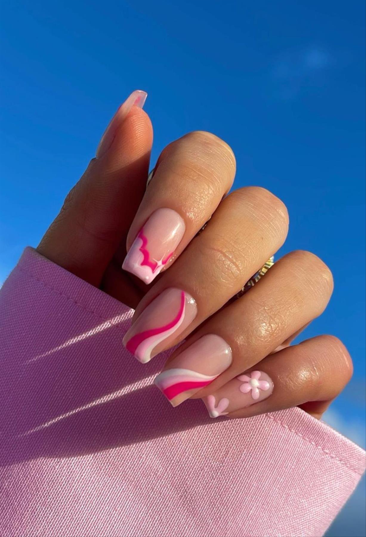 Elegant spring abstract nails and swirl nails to try